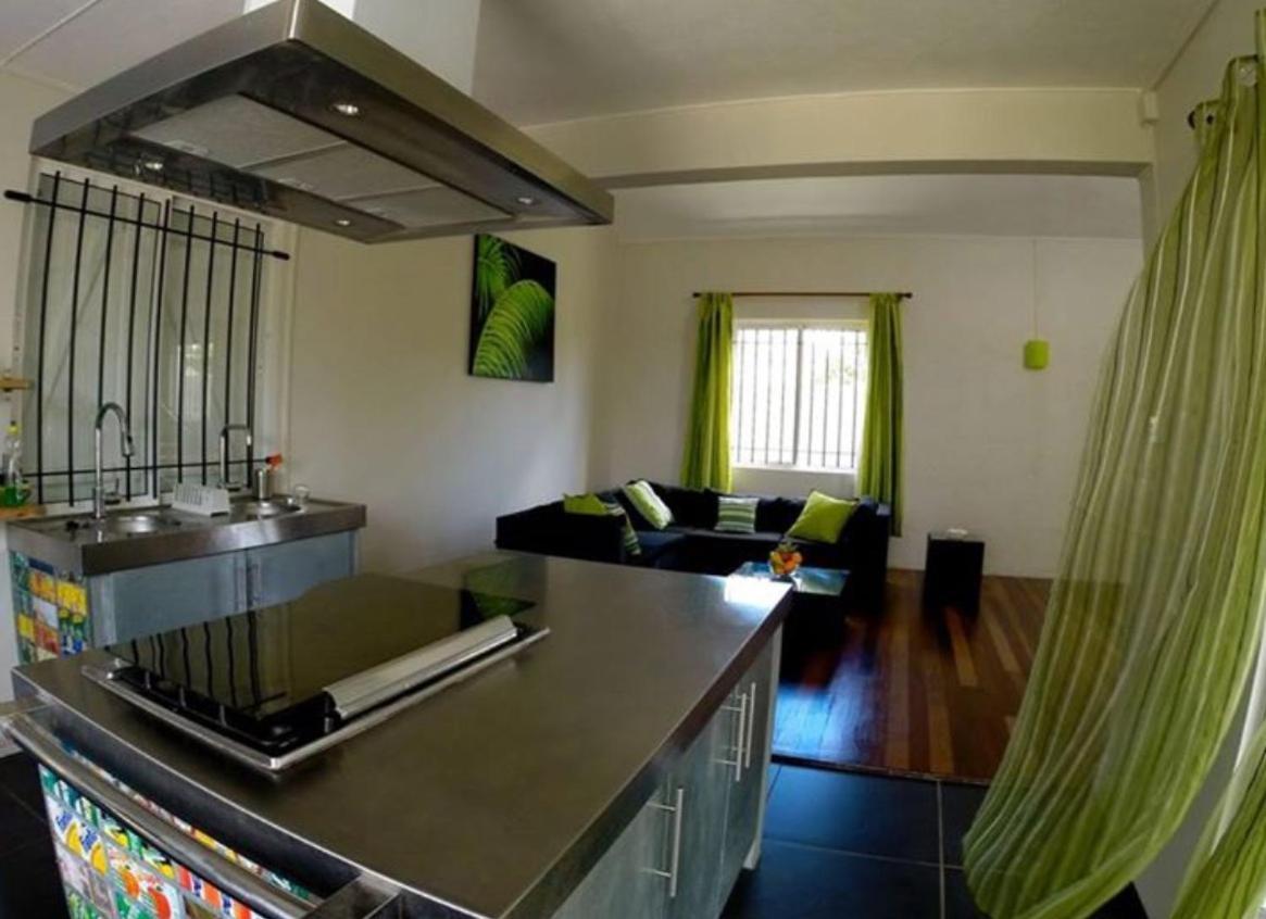 Manawa And One Eye Apartments La Gaulette Ngoại thất bức ảnh